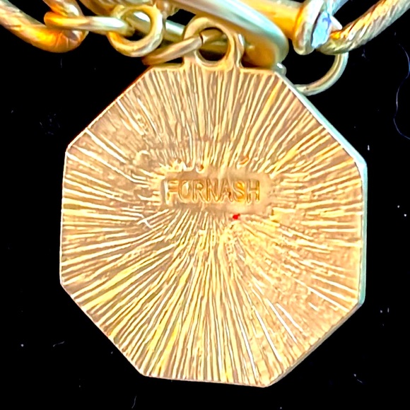 Fornash Starfish creamy enamel toggle necklace gold toned chain - Picture 5 of 8